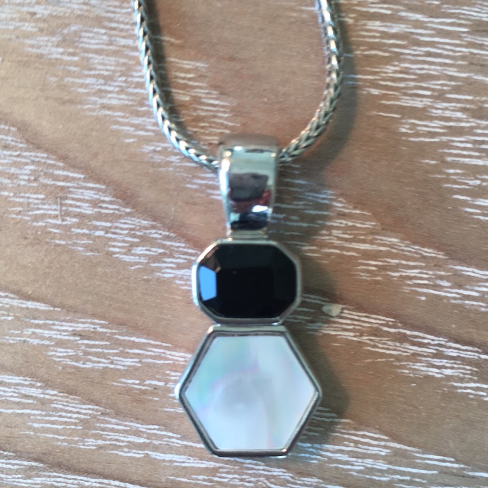 💥Kia Sophia Clasp necklace💥